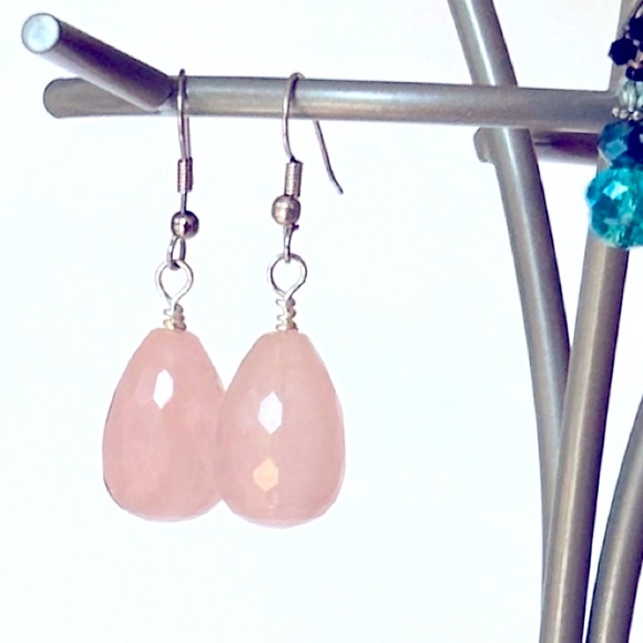 Beautiful rose quartz faceted drops with solid sterling silver earwires - Picture 2 of 2